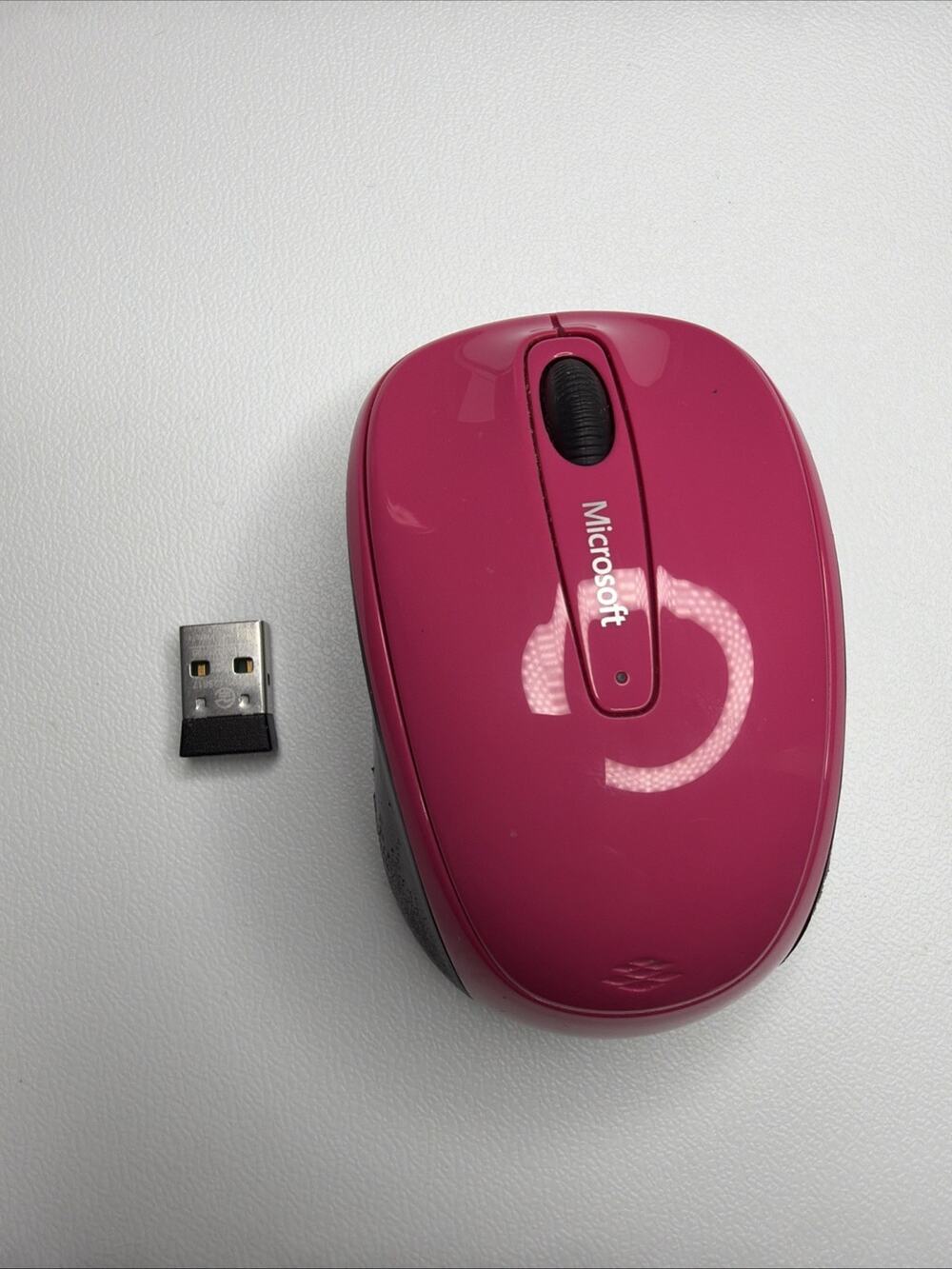 Microsoft Wireless Mobile 3500 Hot Pink Mouse W/Dongle Model 1571